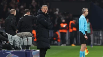 قرار لويس إنريكي.. مانشستر يونايتد يفاضل بين مدربين عملاقين لخلافة تين هاج